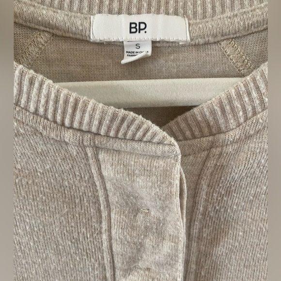 Crop sweater - Picture 3 of 3